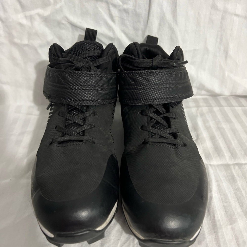 Riddell Mid Generator Laced Football Rubber Cleats Black boys Size 3.5